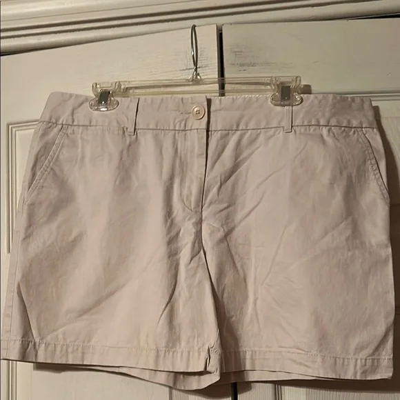Loft sz 14 Women’s Light Tan Cotton Shorts w/ 4.5 inch inseam. - Picture 1 of 5